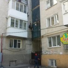 ул космонавтов 65-устройство защитного ограждения
